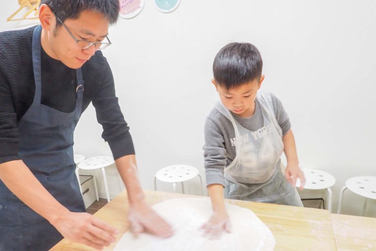 Hawaiians’ and babies’ day! 手打ちうどん作り体験教室 2018年12月 20181212-1.jpg – イリコスキー製麺所