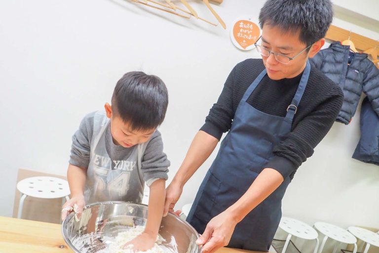 Hawaiians’ and babies’ day! 手打ちうどん作り体験教室 2018年12月 20181212-2.jpg – イリコスキー製麺所