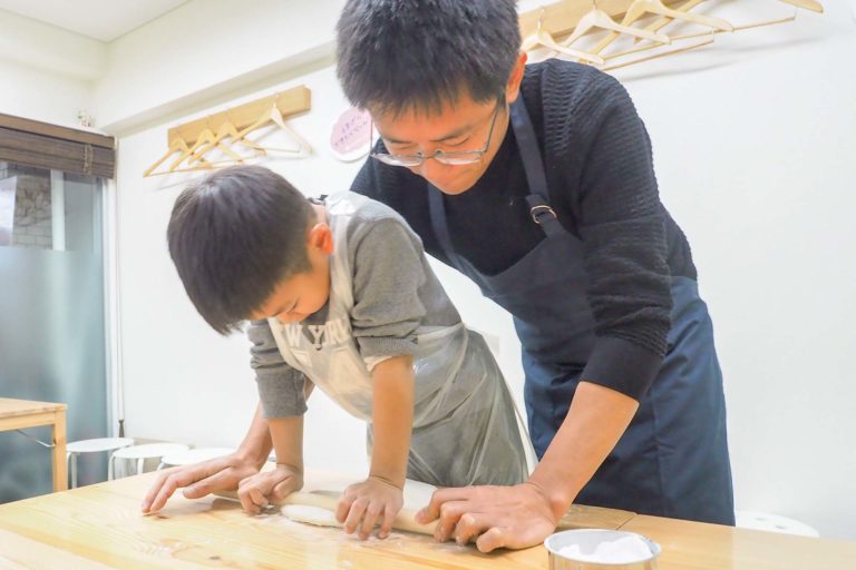Hawaiians’ and babies’ day! 手打ちうどん作り体験教室 2018年12月 20181212-3.jpg – イリコスキー製麺所