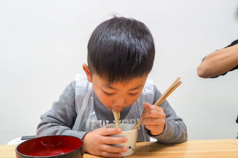 Hawaiians’ and babies’ day! 手打ちうどん作り体験教室 2018年12月 20181212-5.jpg – イリコスキー製麺所
