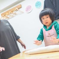 記念写真は、ウィンク！ 手打ちうどん作り体験教室 2018年12月 20181214-4.jpg – イリコスキー製麺所