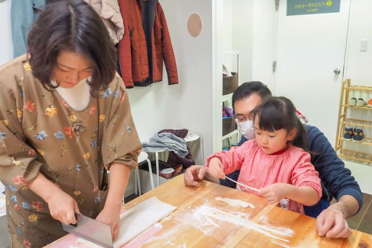 Hawaiians’ and babies’ day! 手打ちうどん作り体験教室 2018年12月 20181215-5.jpg – イリコスキー製麺所