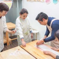 メキシコのお孫さんでも、❝ばぁば❞ 手打ちうどん作り体験教室 2018年12月 20181220-4.jpg – イリコスキー製麺所