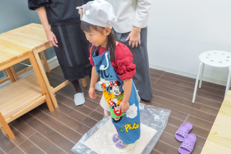 Hawaiians’ and babies’ day! 手打ちうどん作り体験教室 2018年12月 20181222-3.jpg – イリコスキー製麺所