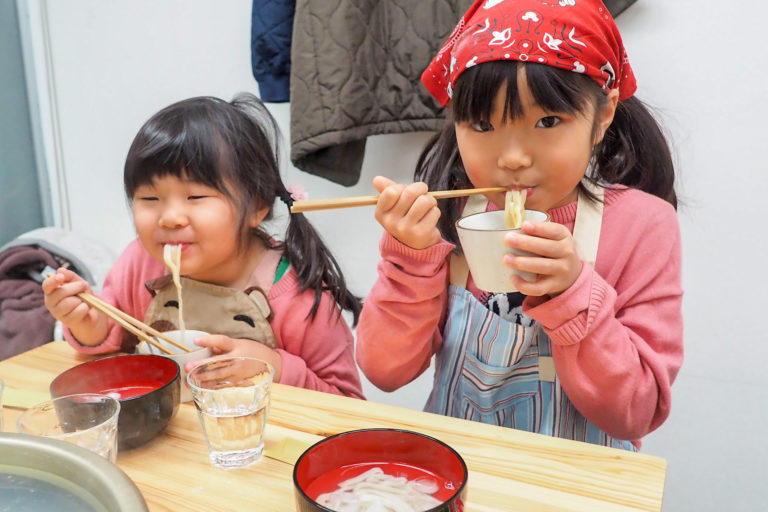 Hawaiians’ and babies’ day! 手打ちうどん作り体験教室 2018年12月 20181223-9.jpg – イリコスキー製麺所