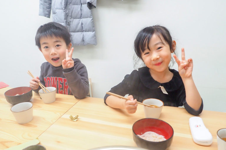 お塩、とけた～？ 手打ちうどん作り体験教室 2018年12月 20181226-6.jpg – イリコスキー製麺所