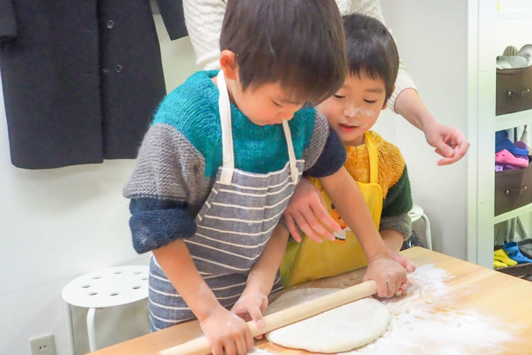 お塩、とけた～？ 手打ちうどん作り体験教室 2018年12月 20181227-2.jpg – イリコスキー製麺所