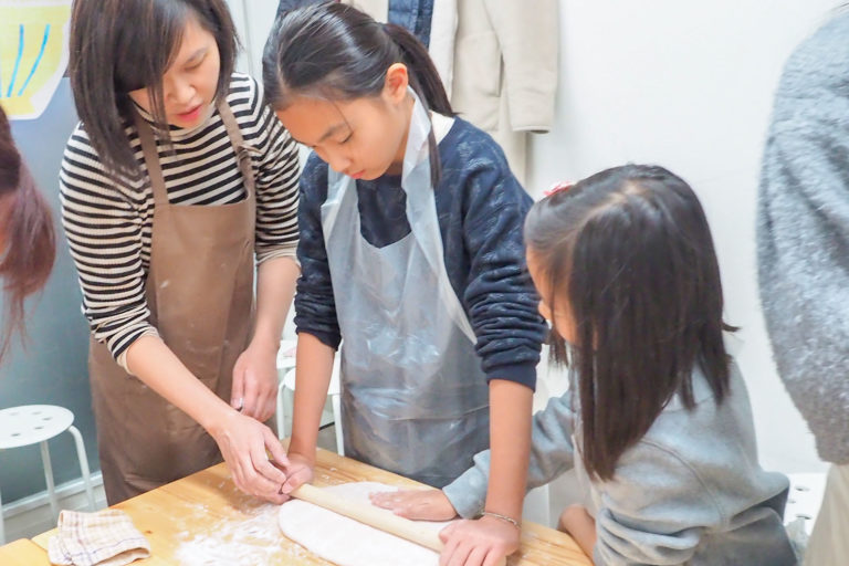 お塩、とけた～？ 手打ちうどん作り体験教室 2018年12月 20181228-3.jpg – イリコスキー製麺所