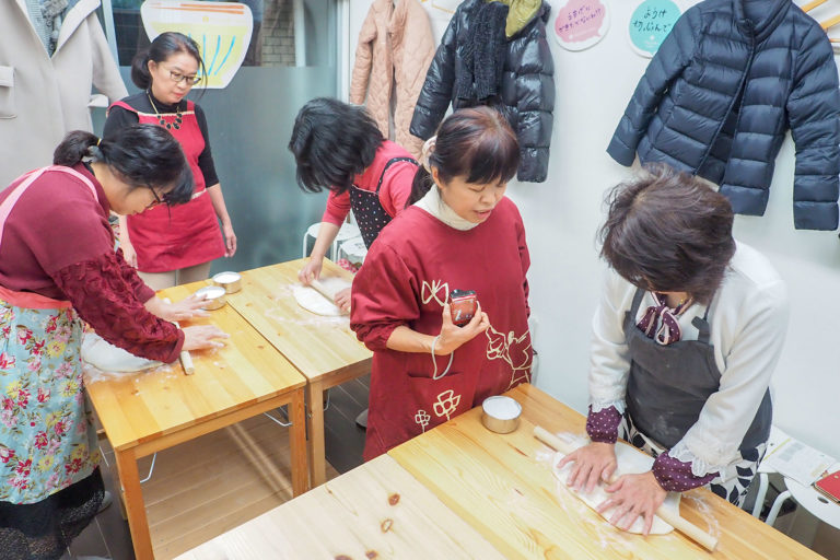 お塩、とけた～？ 手打ちうどん作り体験教室 2018年12月 20181229-10.jpg – イリコスキー製麺所