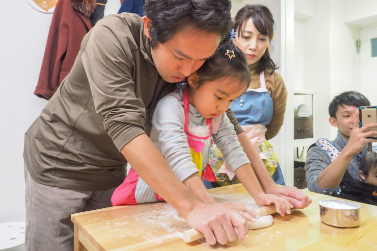 お塩、とけた～？ 手打ちうどん作り体験教室 2018年12月 20181229-2.jpg – イリコスキー製麺所