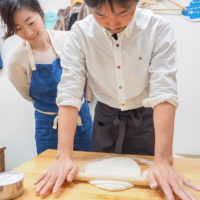 冬休み、お父さまのご参加も増えてきました 手打ちうどん作り体験教室 2018年12月 20181229-4.jpg – イリコスキー製麺所