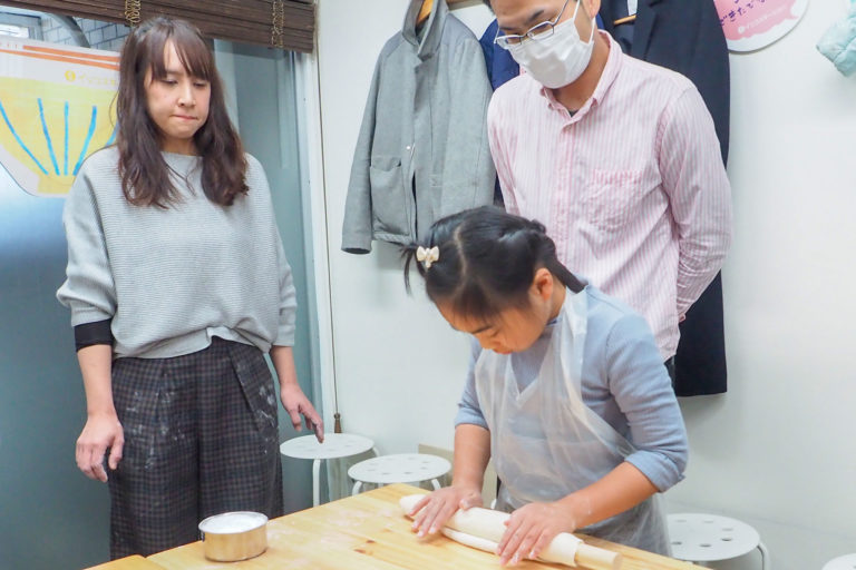 お塩、とけた～？ 手打ちうどん作り体験教室 2018年12月 20181230-4.jpg – イリコスキー製麺所