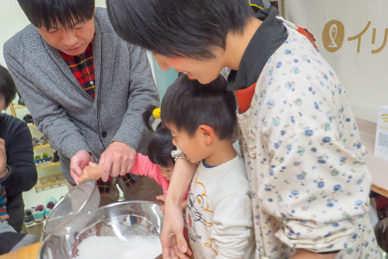 お塩、とけた～？ 手打ちうどん作り体験教室 2018年12月 20190102-2.jpg – イリコスキー製麺所