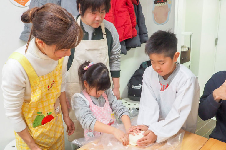 お塩、とけた～？ 手打ちうどん作り体験教室 2018年12月 20190102-6.jpg – イリコスキー製麺所