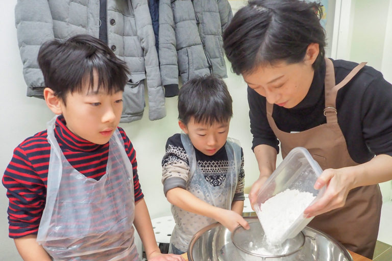 お塩、とけた～？ 手打ちうどん作り体験教室 2018年12月 20190105-4.jpg – イリコスキー製麺所