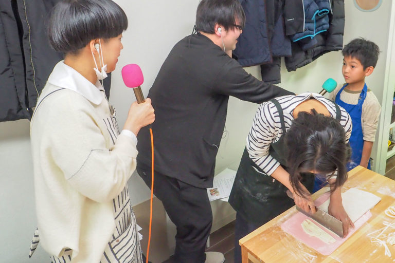お塩、とけた～？ 手打ちうどん作り体験教室 2018年12月 20190106-1.jpg – イリコスキー製麺所