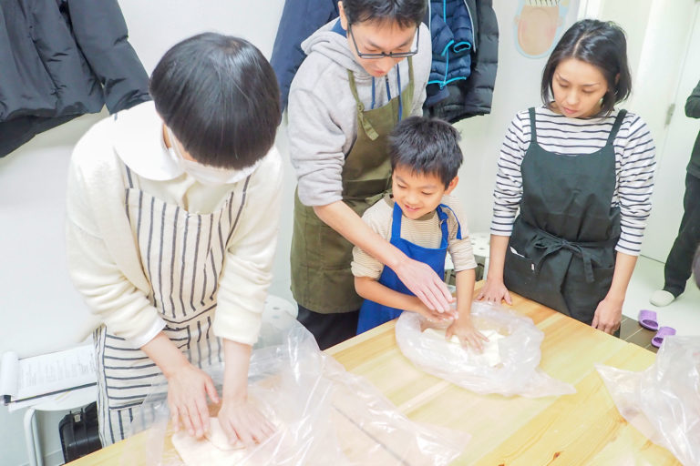 お塩、とけた～？ 手打ちうどん作り体験教室 2018年12月 20190106-4.jpg – イリコスキー製麺所