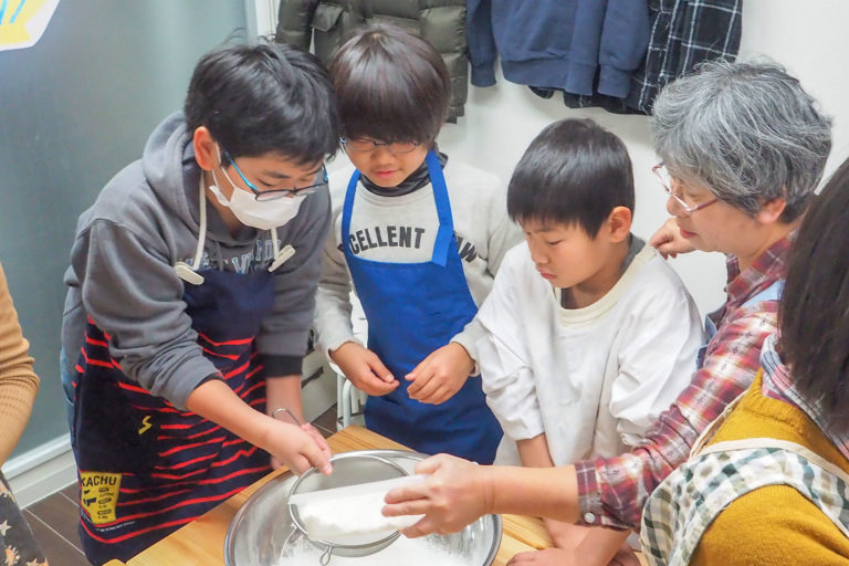 冬休み明けの土曜日はゆったりと 手打ちうどん作り体験教室 2019年1月 20190114-2.jpg – イリコスキー製麺所