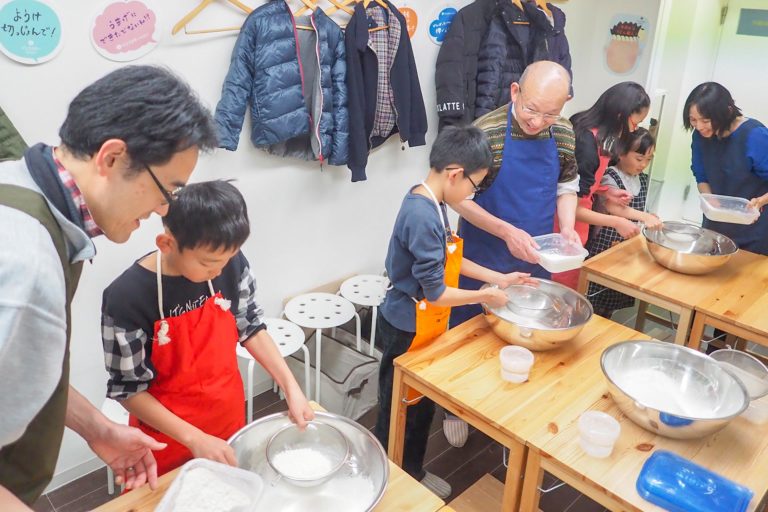 冬休み明けの土曜日はゆったりと 手打ちうどん作り体験教室 2019年1月 20190203-3.jpg – イリコスキー製麺所