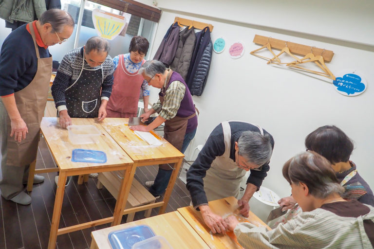 シニアCITYカレッジのみなさま 手打ちうどん作り体験教室 2019年2月 20190213-1.jpg – イリコスキー製麺所