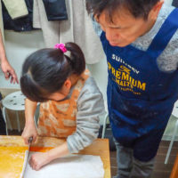 「うどん一つで幸せになれるなんて」 手打ちうどん作り体験教室 2019年2月 20190217-5.jpg – イリコスキー製麺所