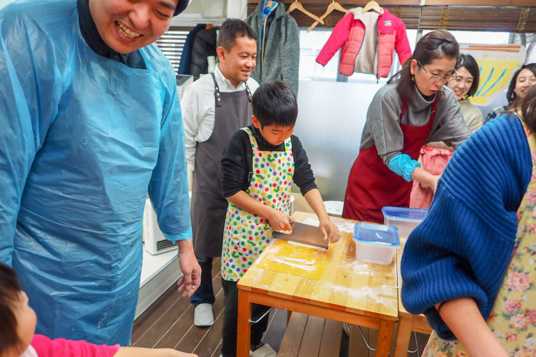 シニアCITYカレッジのみなさま 手打ちうどん作り体験教室 2019年2月 20190217-6.jpg – イリコスキー製麺所