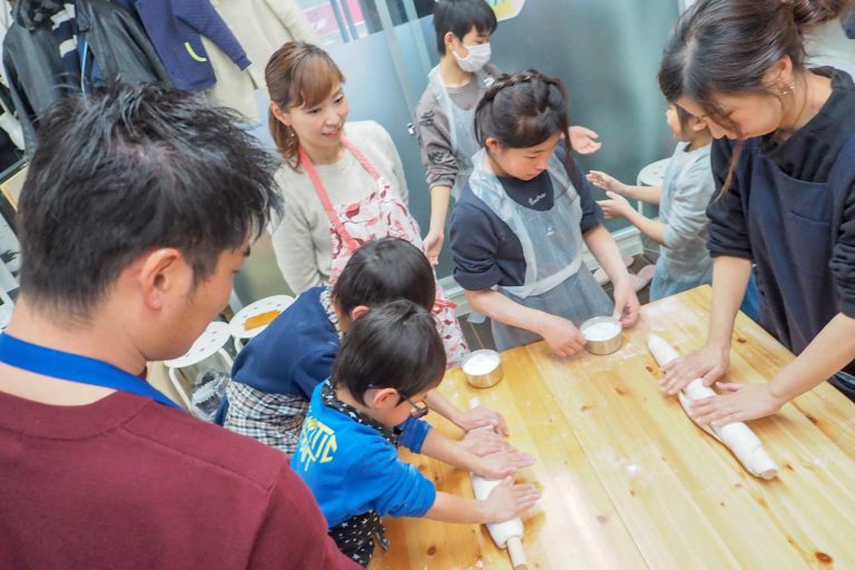 シニアCITYカレッジのみなさま 手打ちうどん作り体験教室 2019年2月 20190303-11.jpg – イリコスキー製麺所