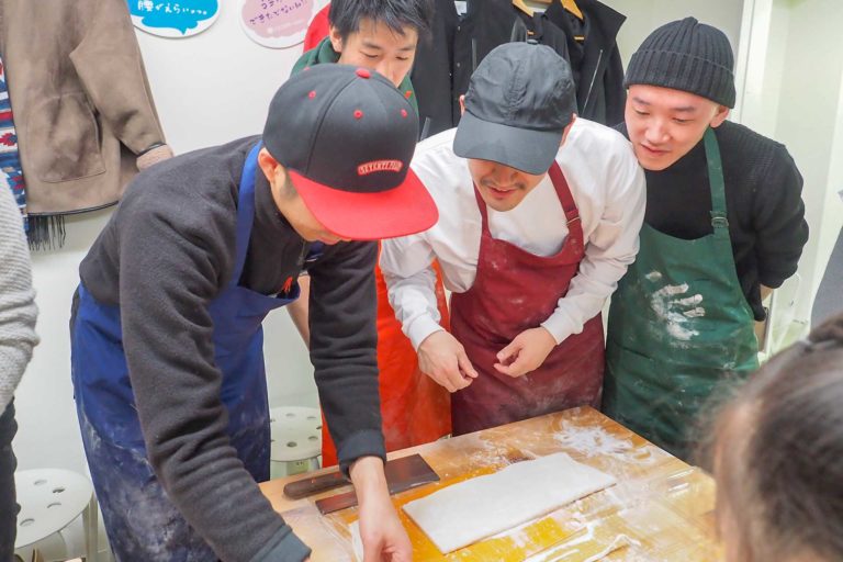 シニアCITYカレッジのみなさま 手打ちうどん作り体験教室 2019年2月 20190303-13.jpg – イリコスキー製麺所