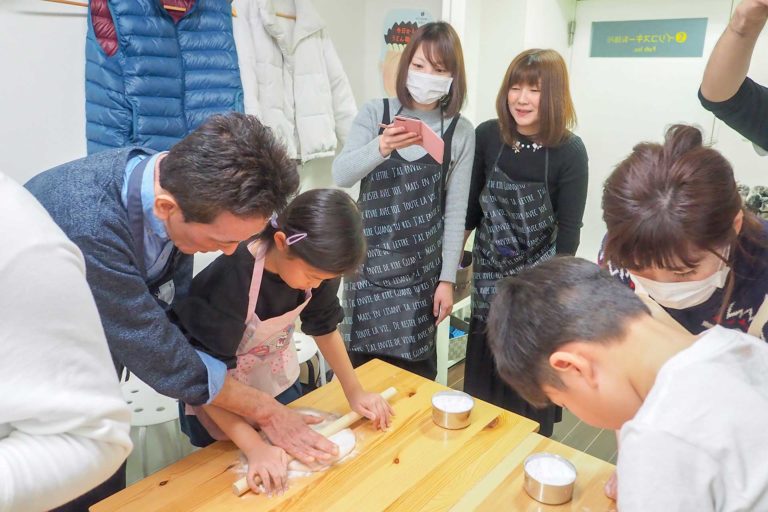 シニアCITYカレッジのみなさま 手打ちうどん作り体験教室 2019年2月 20190303-5.jpg – イリコスキー製麺所