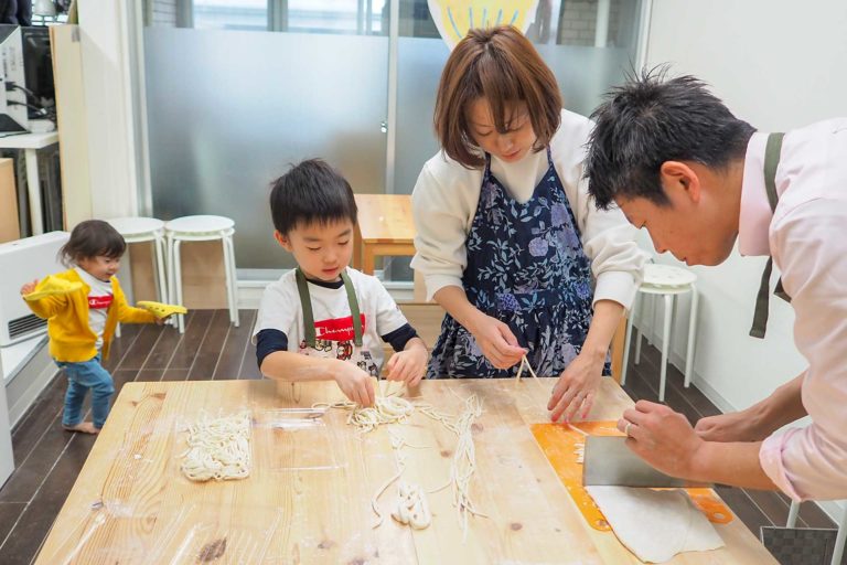 シニアCITYカレッジのみなさま 手打ちうどん作り体験教室 2019年2月 20190310-1.jpg – イリコスキー製麺所