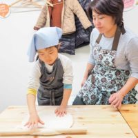一年生は、卒業式はおやすみです 手打ちうどん作り体験教室 2019年3月 20190314-2.jpg – イリコスキー製麺所