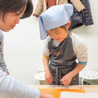 一年生は、卒業式はおやすみです 手打ちうどん作り体験教室 2019年3月 20190314-3.jpg – イリコスキー製麺所