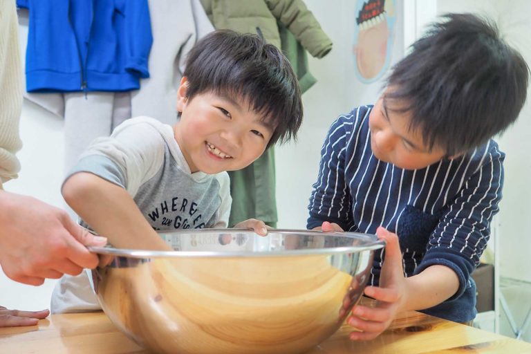 卒業式シーズン！ 手打ちうどん作り体験教室 2019年3月 20190318-2.jpg – イリコスキー製麺所