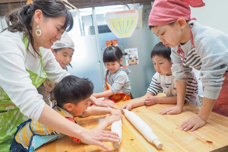 卒業式シーズン！ 手打ちうどん作り体験教室 2019年3月 20190320-2.jpg – イリコスキー製麺所