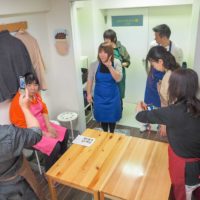 2回目の体験も、お顔まっしろ！ 手打ちうどん作り体験教室 2019年3月 20190320-4.jpg – イリコスキー製麺所