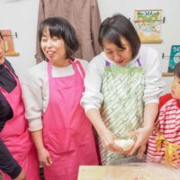 難しいときは、ママの出番です 手打ちうどん作り体験教室 2019年3月 20190321-3.jpg – イリコスキー製麺所