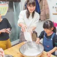 難しいときは、ママの出番です 手打ちうどん作り体験教室 2019年3月 20190321-5.jpg – イリコスキー製麺所