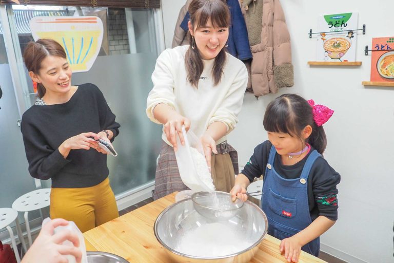 卒業式シーズン！ 手打ちうどん作り体験教室 2019年3月 20190321-5.jpg – イリコスキー製麺所