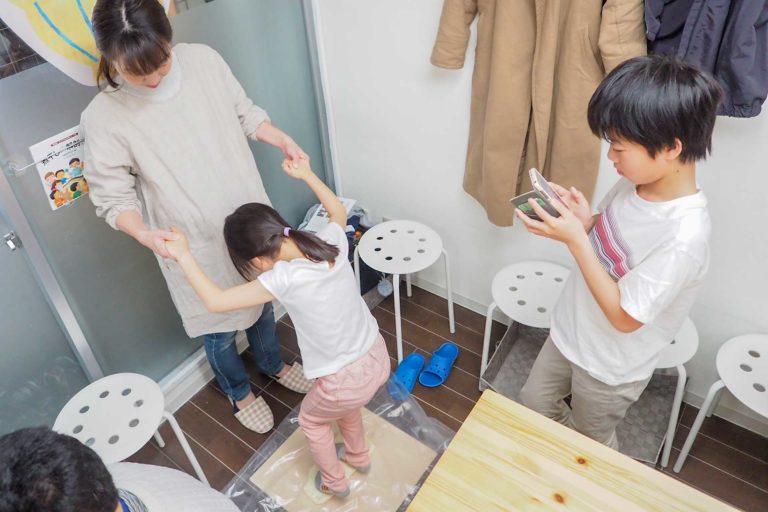 卒業式シーズン！ 手打ちうどん作り体験教室 2019年3月 20190413-2.jpg – イリコスキー製麺所