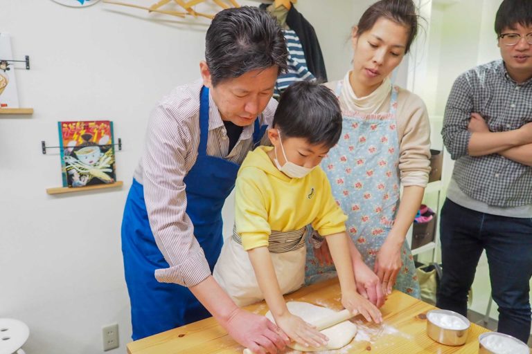 卒業式シーズン！ 手打ちうどん作り体験教室 2019年3月 20190413-3.jpg – イリコスキー製麺所