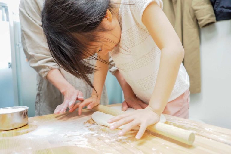 卒業式シーズン！ 手打ちうどん作り体験教室 2019年3月 20190413-5.jpg – イリコスキー製麺所