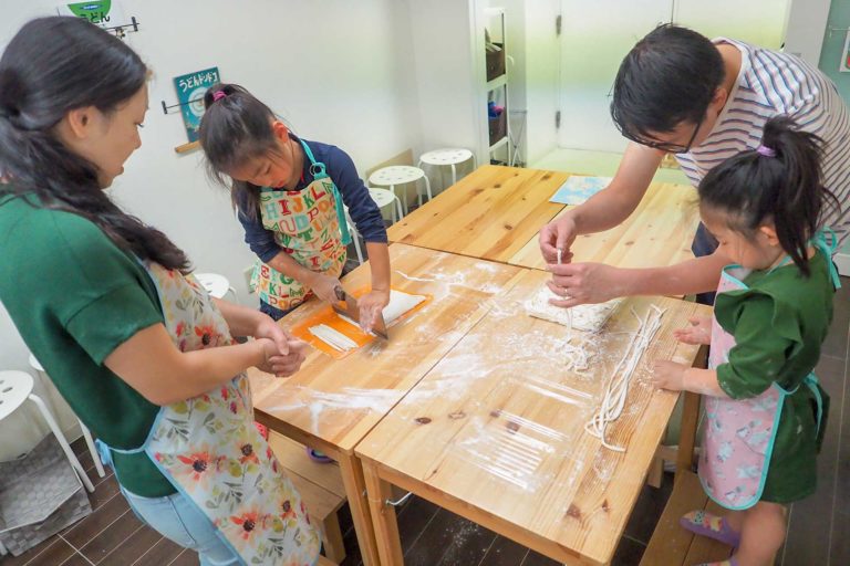 卒業式シーズン！ 手打ちうどん作り体験教室 2019年3月 20190425-2.jpg – イリコスキー製麺所