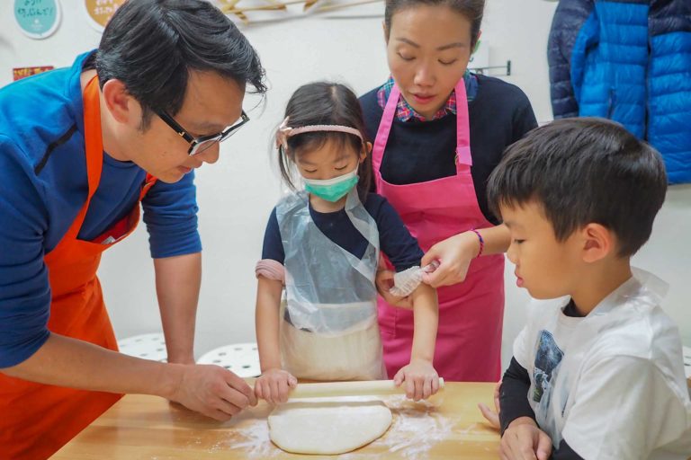 卒業式シーズン！ 手打ちうどん作り体験教室 2019年3月 20190502.jpg – イリコスキー製麺所