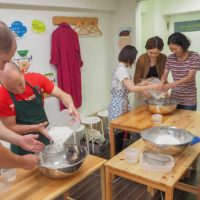 今日はドイツからのお客さま 手打ちうどん作り体験教室 2019年5月 20190514-2.jpg – イリコスキー製麺所