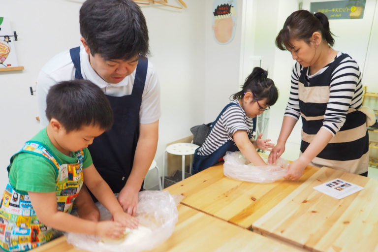 修学旅行の生徒さんたち 手打ちうどん作り体験教室 2019年5月 20190608-1.jpg – イリコスキー製麺所