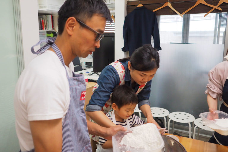 修学旅行の生徒さんたち 手打ちうどん作り体験教室 2019年5月 20190616-2.jpg – イリコスキー製麺所