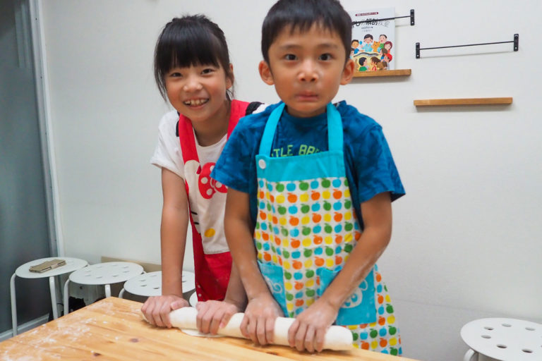 修学旅行の生徒さんたち 手打ちうどん作り体験教室 2019年5月 20190616-4.jpg – イリコスキー製麺所
