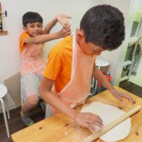 「エジプトだとうどんが手に入らないので」 手打ちうどん作り体験教室 2019年7月 20190707-2.jpg – イリコスキー製麺所