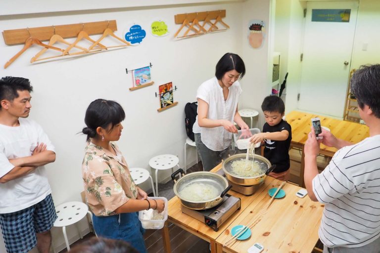 修学旅行の生徒さんたち 手打ちうどん作り体験教室 2019年5月 20190714-4.jpg – イリコスキー製麺所