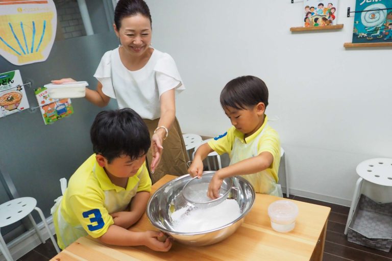 はじめての一人旅、の後に 手打ちうどん作り体験教室 2019年7月 20190726-3.jpg – イリコスキー製麺所
